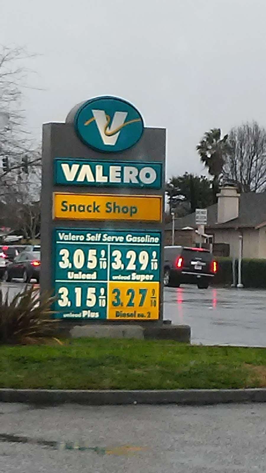 Lakewood Valero | 1037 Lakehaven Dr, Sunnyvale, CA 94089 | Phone: (408) 734-2228