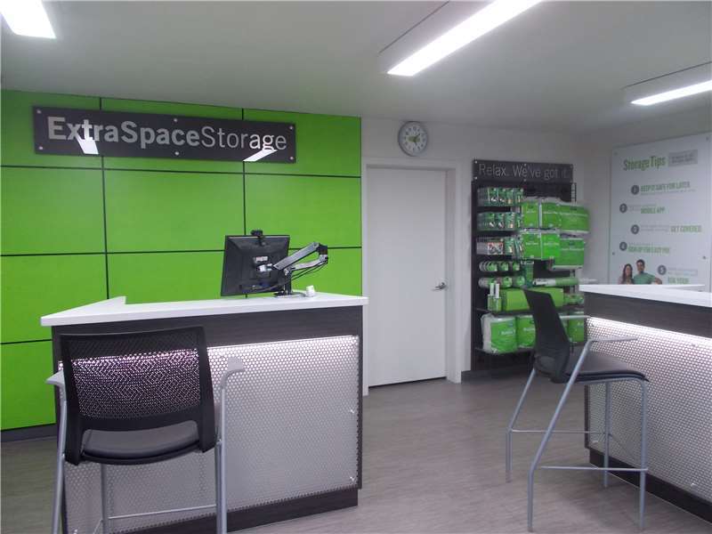 Extra Space Storage | 10815 N 32nd St, Phoenix, AZ 85028, USA | Phone: (602) 996-9877