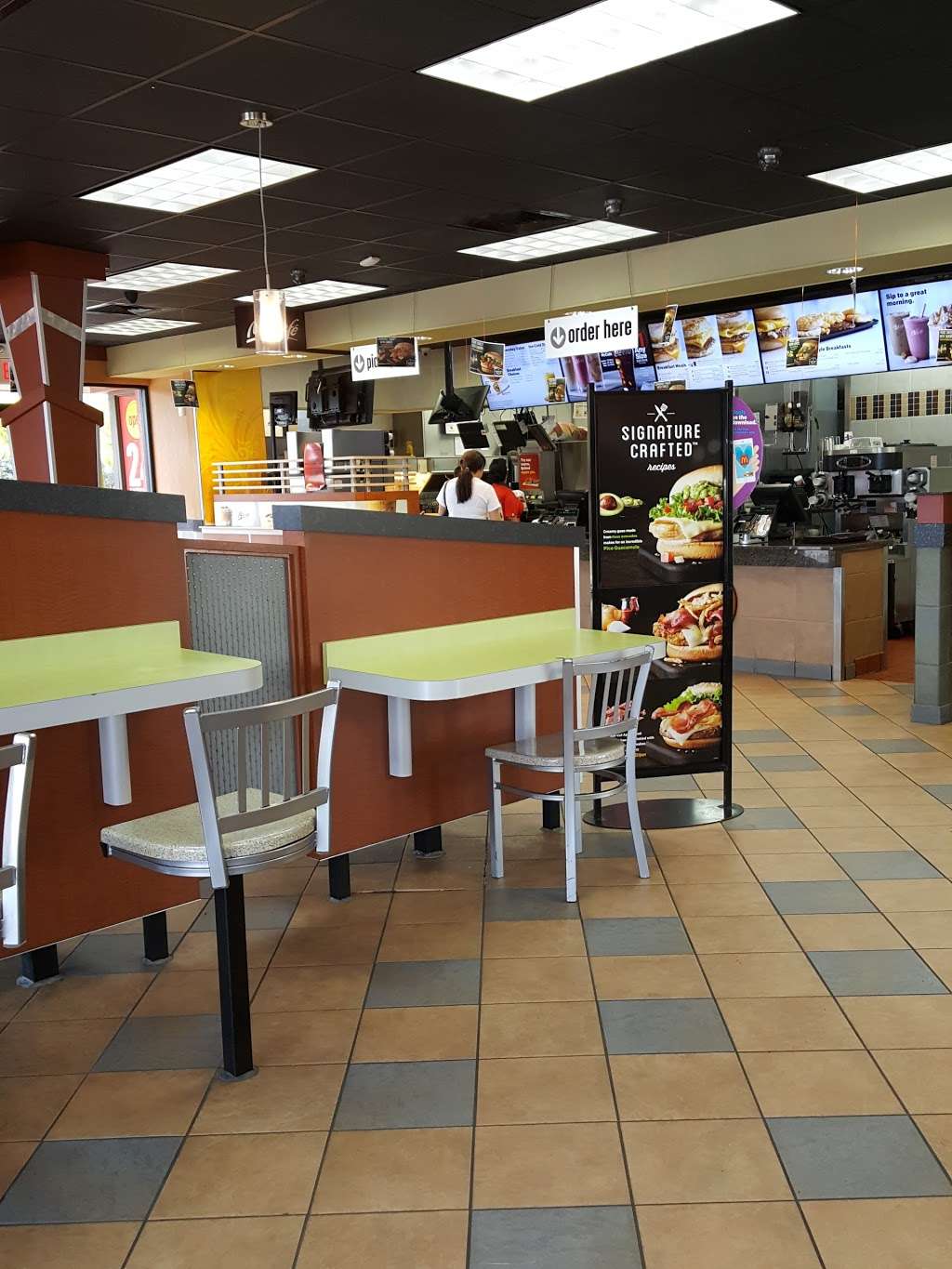 McDonalds | 630 W Sample Rd, Pompano Beach, FL 33064, USA | Phone: (954) 943-3055