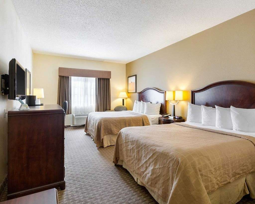 Quality Inn & Suites | 10155 North Fwy, Houston, TX 77037 | Phone: (713) 300-2329