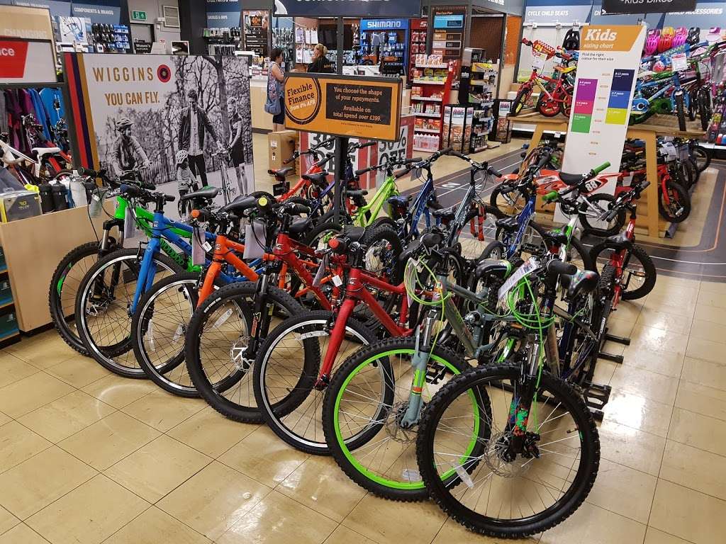 Halfords - Croydon Purley Way Store | 550-570 Purley Way, Croydon CR0 4RF, UK | Phone: 020 8774 4720