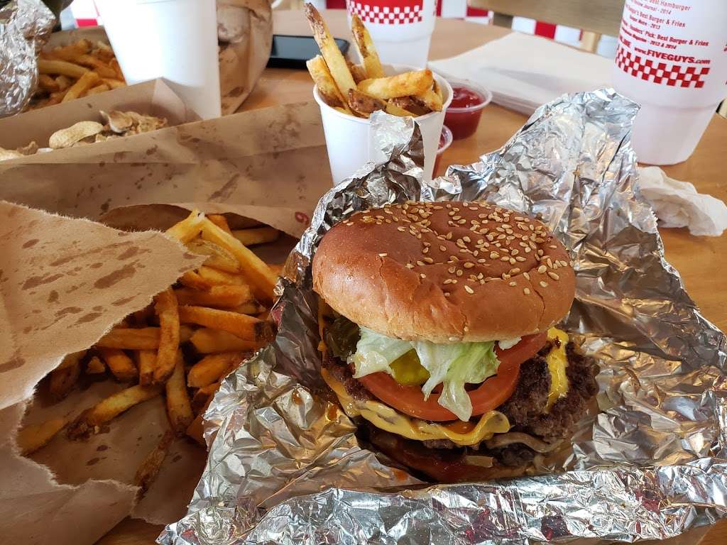 Five Guys | 12515 Frederick St, Moreno Valley, CA 92553, USA | Phone: (951) 656-0777