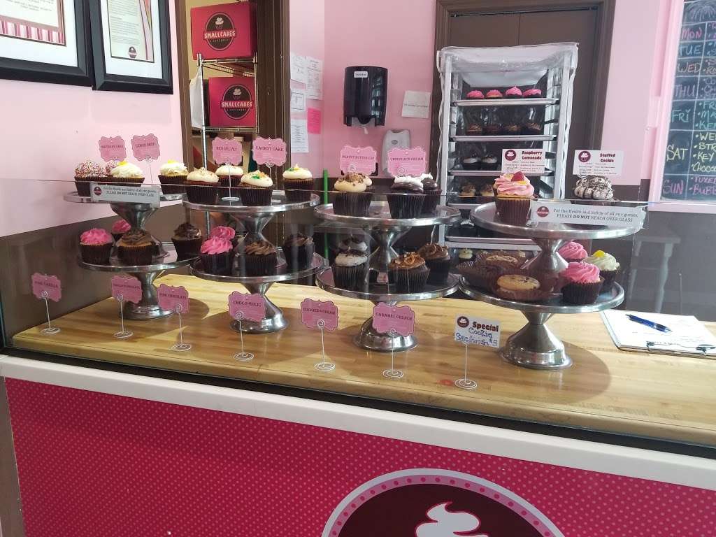 Smallcakes Shawnee | 6638 Monticello Rd, Shawnee, KS 66226, USA | Phone: (913) 808-5300