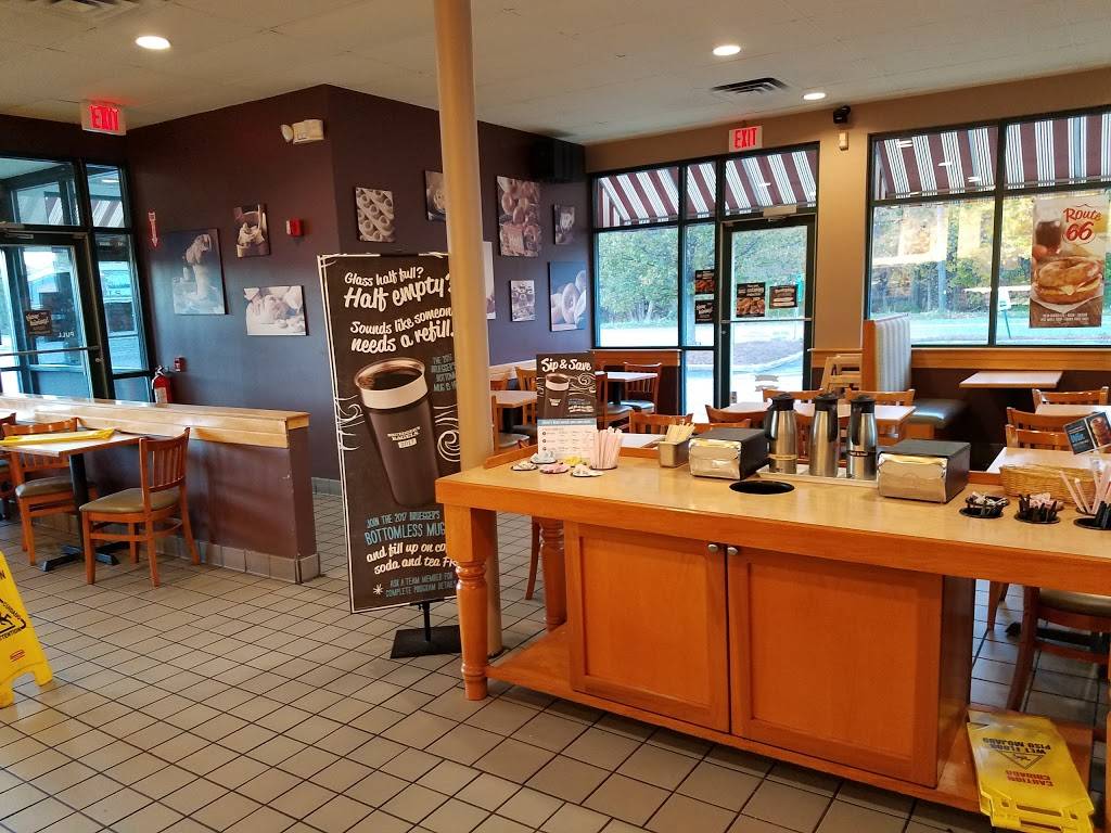 Brueggers Bagels | 211 Lincoln St, Hingham, MA 02043, USA | Phone: (781) 740-4871