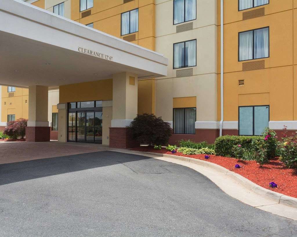 Comfort Suites Fredericksburg North | 541 Warrenton Rd, Fredericksburg, VA 22406 | Phone: (540) 322-4700