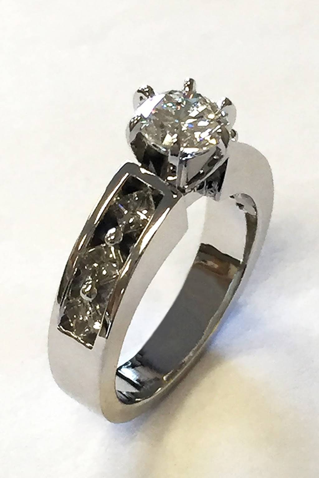 Billies Custom Jewelers | 2945 E Riggs Rd #11, Chandler, AZ 85249, USA | Phone: (480) 388-6967