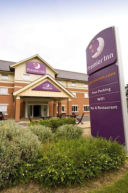 Premier Inn London Gatwick Airport East | Balcombe Rd, Crawley RH10 3NL, UK | Phone: 0871 527 8410