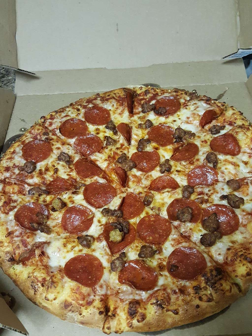 Dominos Pizza | 944 Edwards Ferry Rd NE, Leesburg, VA 20176 | Phone: (703) 771-9495