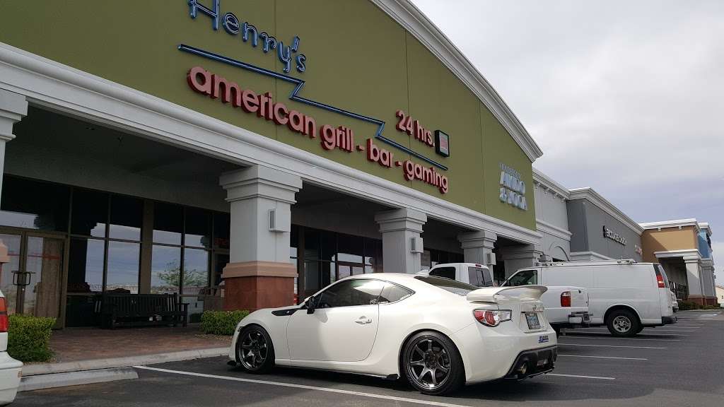 Henrys American Grill | 237 N Stephanie St, Henderson, NV 89074, USA | Phone: (702) 898-5100
