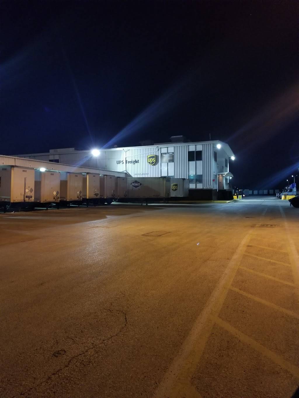 UPS Freight Saint Louis, MO Terminal | 8500 Hall St, St. Louis, MO 63147, USA | Phone: (314) 388-7200