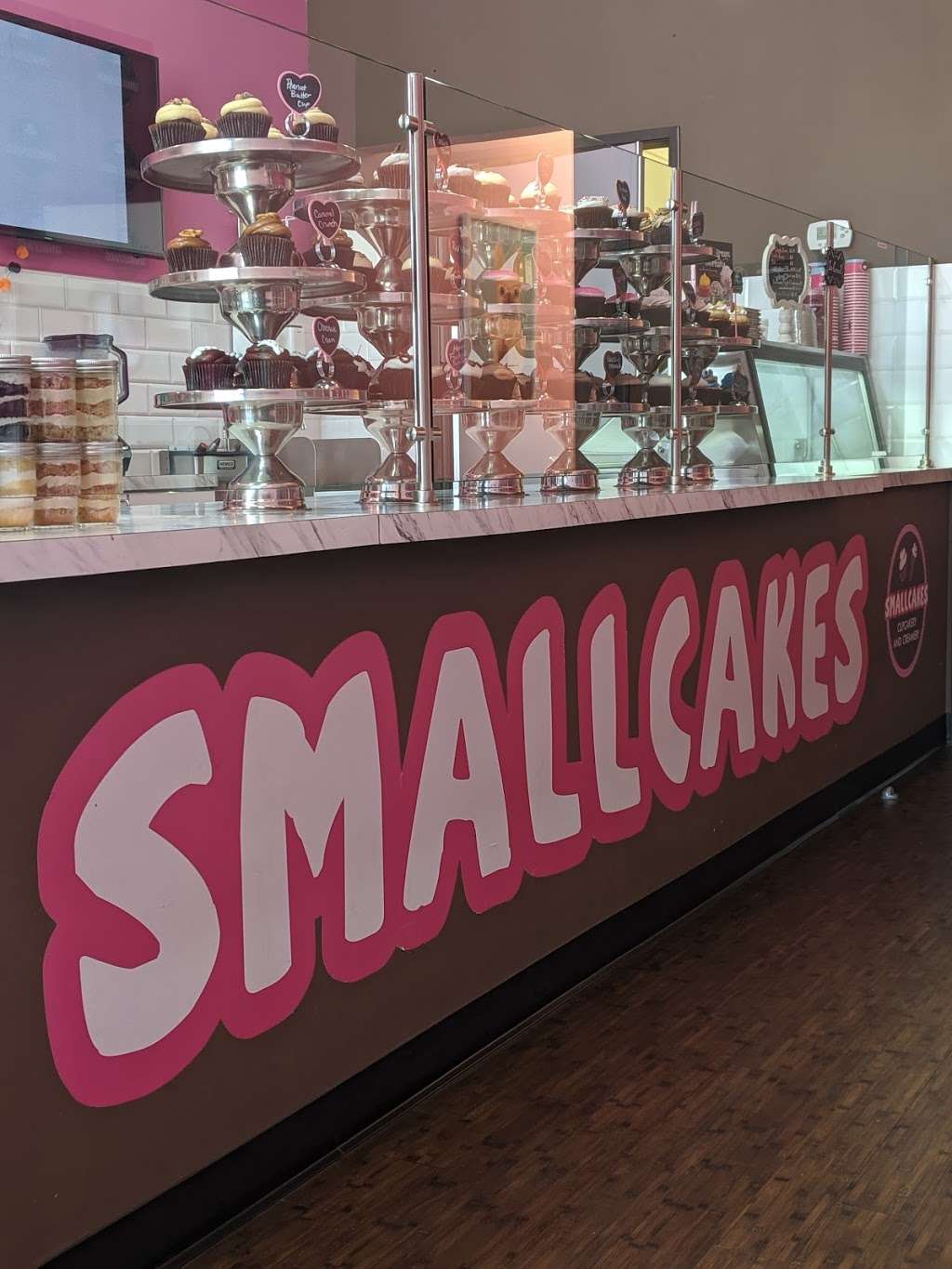 Smallcakes Cupcakery & Creamery Garland | 4280 Lavon Dr #224, Garland, TX 75040, USA | Phone: (972) 414-3003