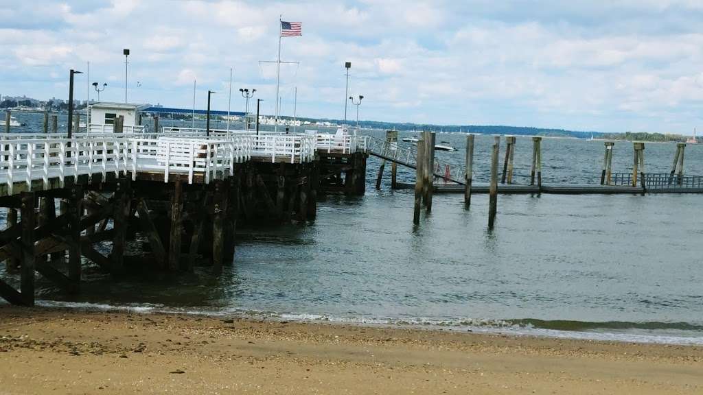 Stepping Stone Park Dock | Stepping Stone Ln, Kings Point, NY 11024, USA | Phone: (516) 487-9228