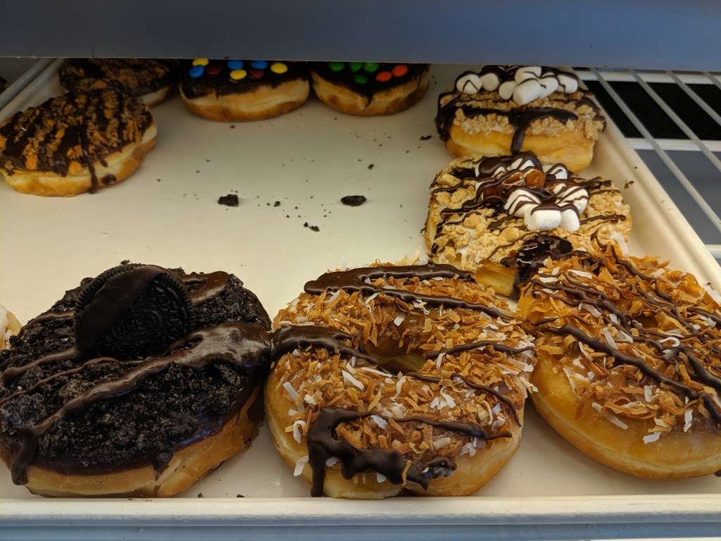 The Original Rainbow Donuts | 6245 E Bell Rd #115, Scottsdale, AZ 85254, USA | Phone: (480) 912-6210