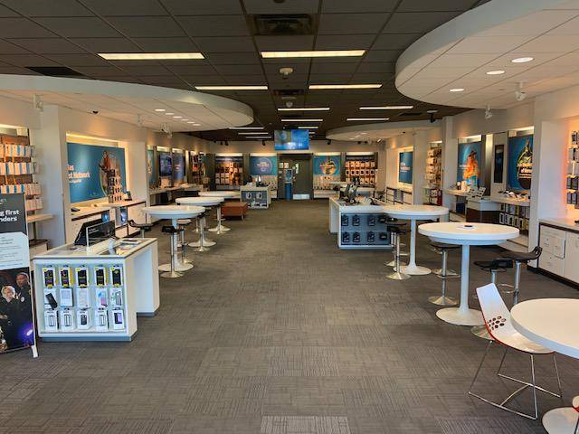 AT&T Store | 2224 E Williams Field Rd Suite 105, Gilbert, AZ 85295, USA | Phone: (480) 857-2403