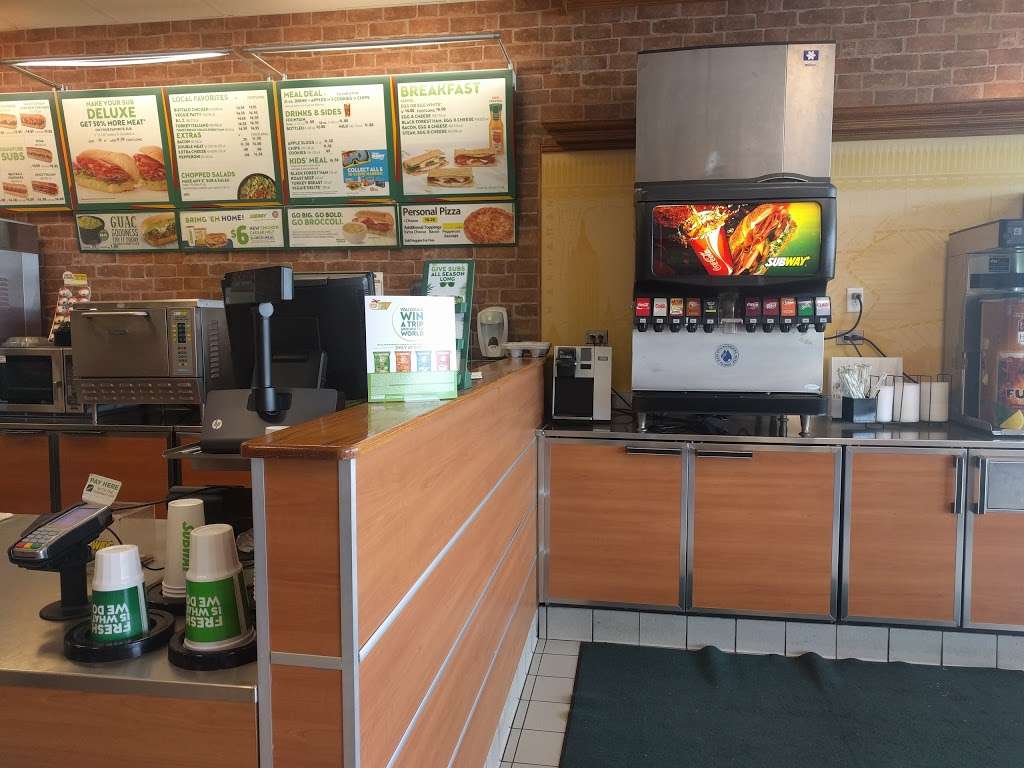 Subway Restaurants | 275 S Randall Rd, Elgin, IL 60123 | Phone: (847) 608-4220