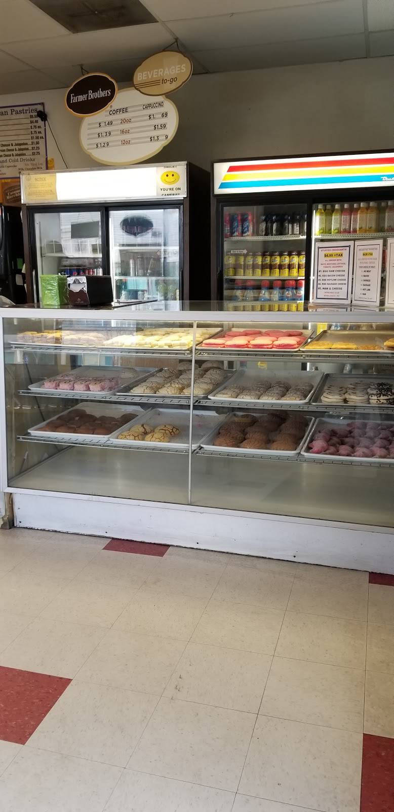 K & C House of Donuts and Mexican Pastries | 7014 N Maple Ave, Fresno, CA 93720, USA | Phone: (559) 322-6948