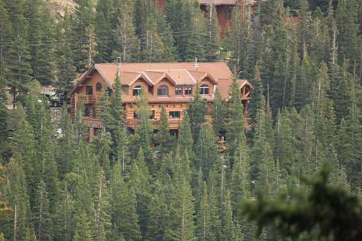 The Silver Lake Lodge | 336 Crest Dr, Idaho Springs, CO 80452, USA | Phone: (303) 567-9299
