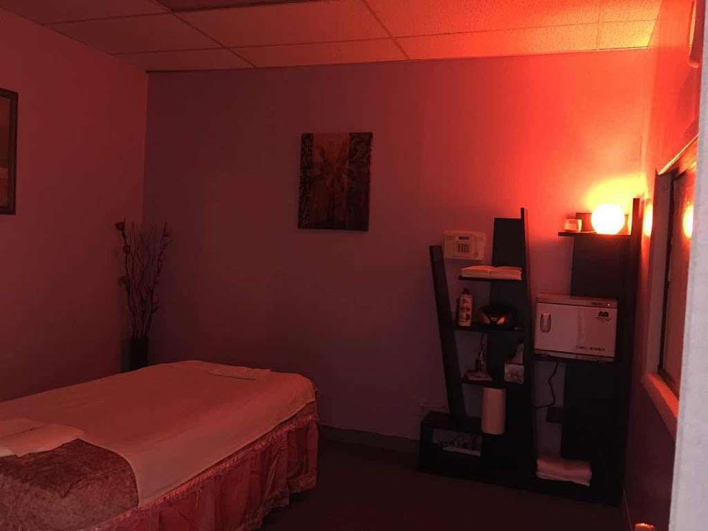 Asian Massage │Apple SPA | 10890 E Dartmouth Ave #11, Denver, CO 80014, USA | Phone: (720) 799-6836