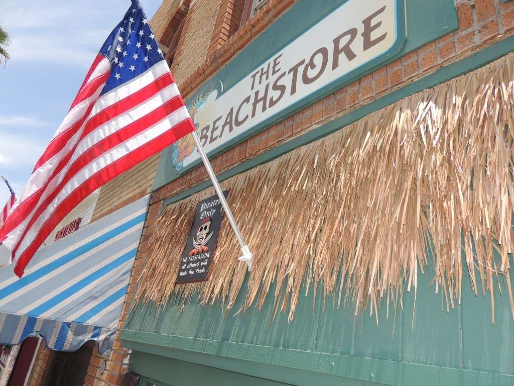 The Beach Store | 2114 W Oceanfront, Newport Beach, CA 92663, USA | Phone: (949) 675-3056