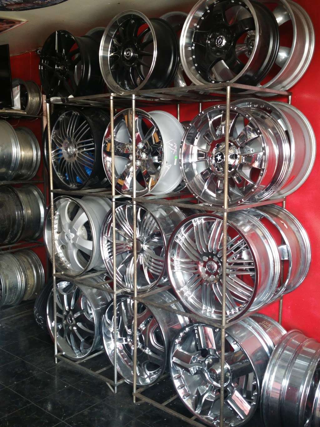 Central Tire Services #4 | 13213 Crenshaw Blvd, Hawthorne, CA 90250, USA | Phone: (310) 676-5033