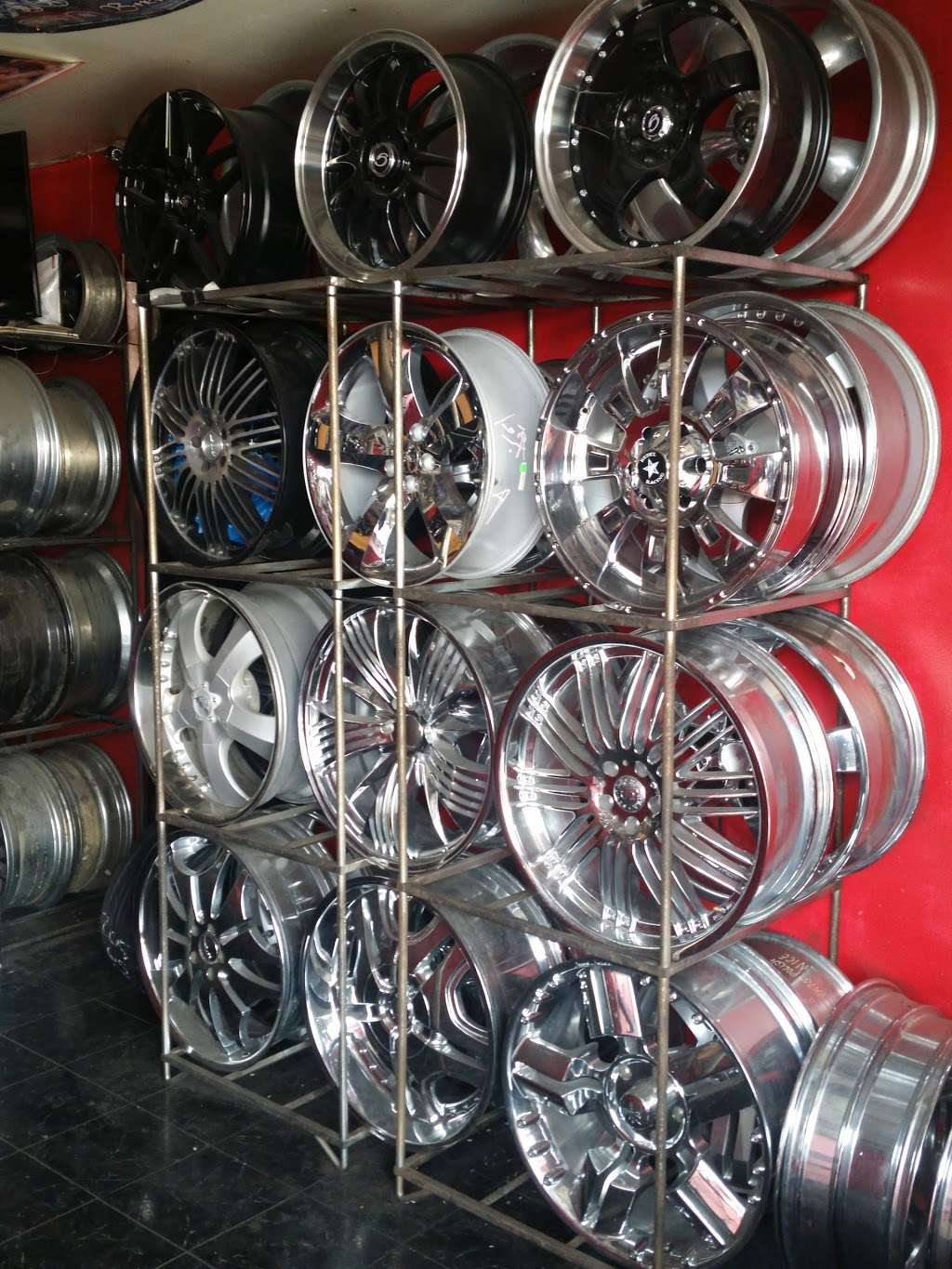 Central Tire Services #4 | 13213 Crenshaw Blvd, Hawthorne, CA 90250, USA | Phone: (310) 676-5033