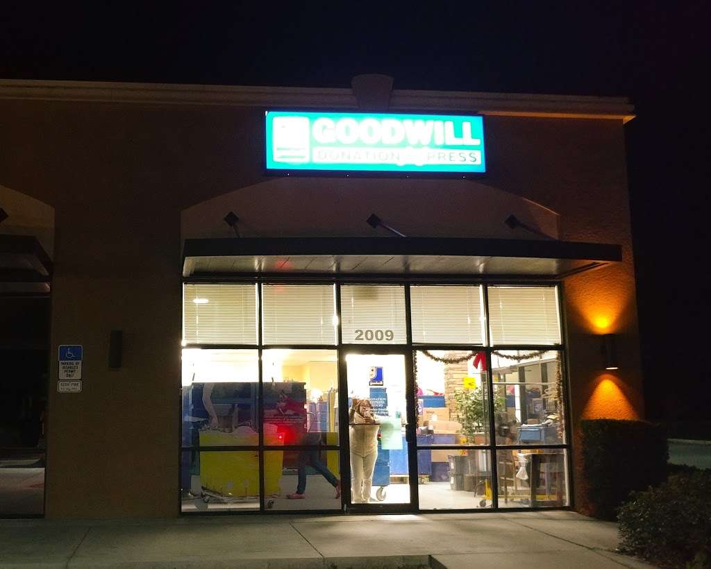 Goodwill Donation Xpress | 2009 Hickory Tree Rd, St Cloud, FL 34772, USA | Phone: (407) 857-0659