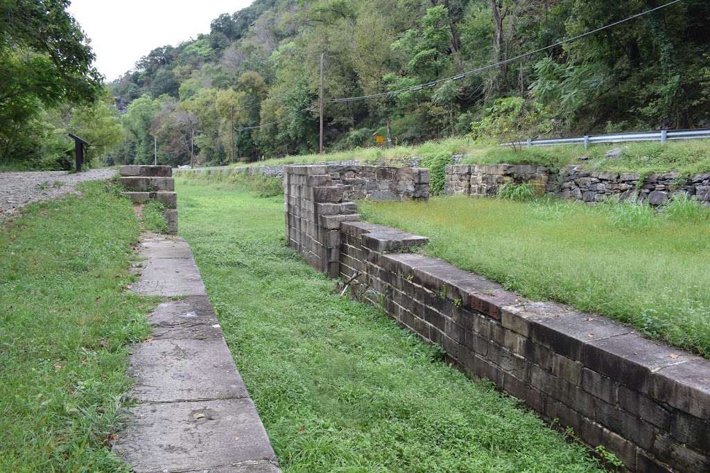 C&O Canal Lock 32 | Chesapeake and Ohio Canal Towpath, Knoxville, MD 21758, USA | Phone: (301) 739-4200