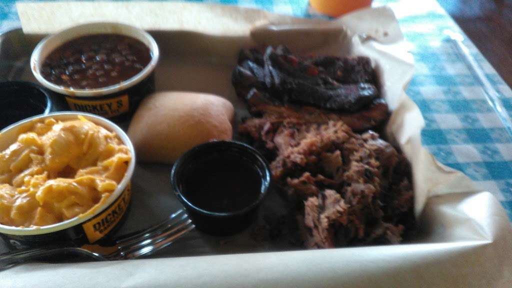 Dickeys Barbecue Pit | 15904 Crain Hwy, Brandywine, MD 20613, USA | Phone: (301) 782-7099