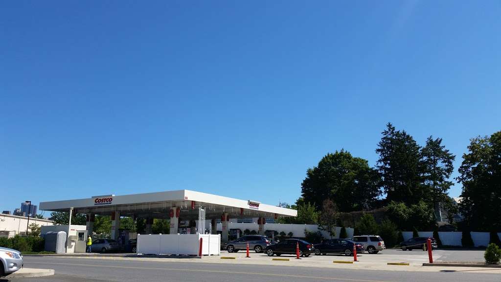 Costco Gasoline 1 Industrial Ln, New Rochelle, NY 10805, USA