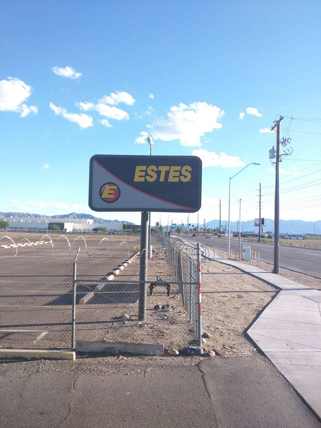 Estes Express Lines | 2425 S 43rd Ave, Phoenix, AZ 85009, USA | Phone: (602) 308-0870