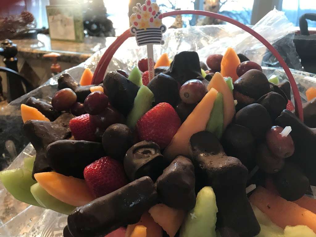 Edible Arrangements | 4930 Grand Ave, Gurnee, IL 60031, USA | Phone: (224) 399-0799