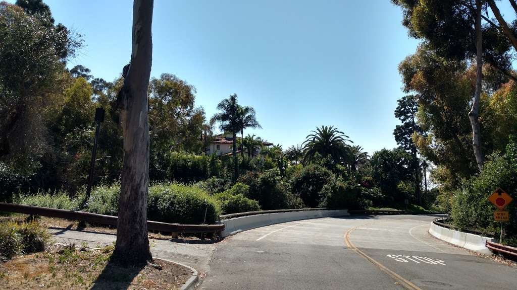 Palos Verdes Dr. N. at Via Alameda | Palos Verdes Estates, CA 90274, USA