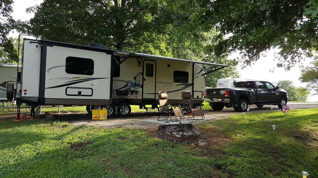 Crows Creek Campground | 4601 Crows Creek Road, Smithville, MO 64089, USA | Phone: (816) 407-3400