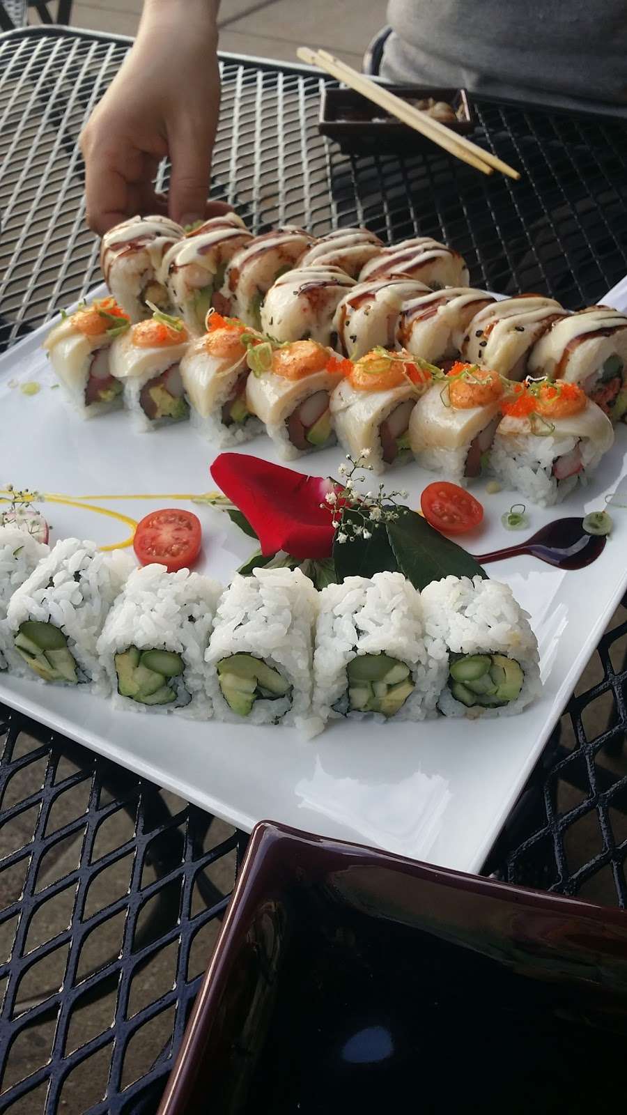 Dao Japanese Steakhouse Sushi & Bar | 200 Burr Ridge Pkwy, Burr Ridge, IL 60527 | Phone: (630) 789-5888