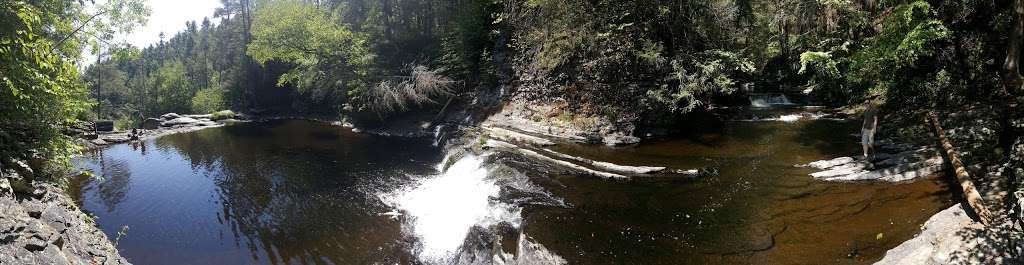 Parking Lot For Raymondskills Falls | 1978 18324, River Rd, Milford, PA 18337, USA