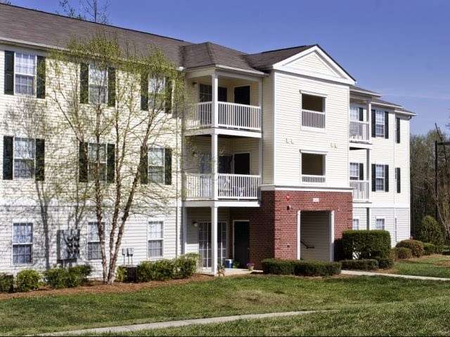Residences At Braemar Apartments | 8010 Woodsedge Dr, Charlotte, NC 28216, USA | Phone: (704) 307-4189