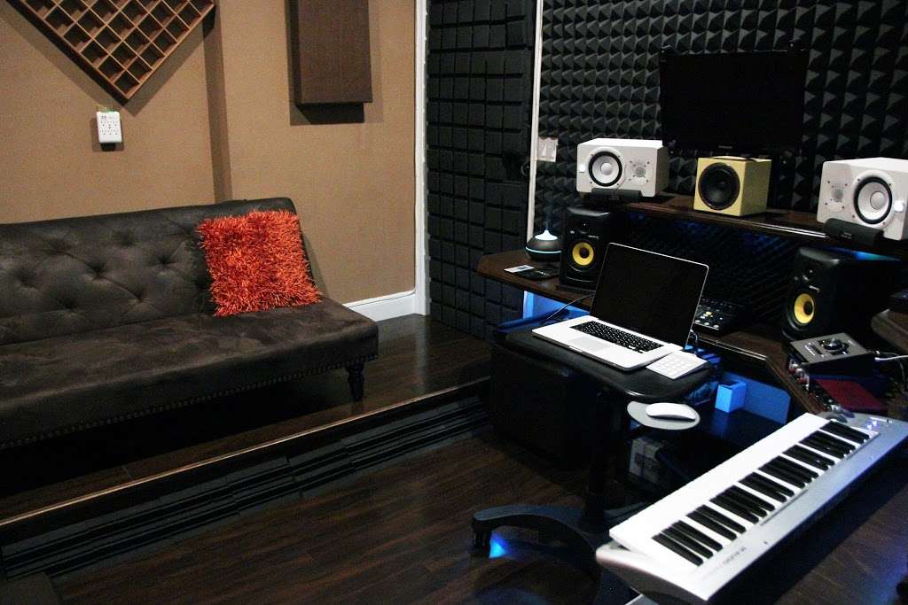 Brandon Wayne Studios | 16214 SW 18th Pl, Miramar, FL 33027, USA | Phone: (954) 477-5133