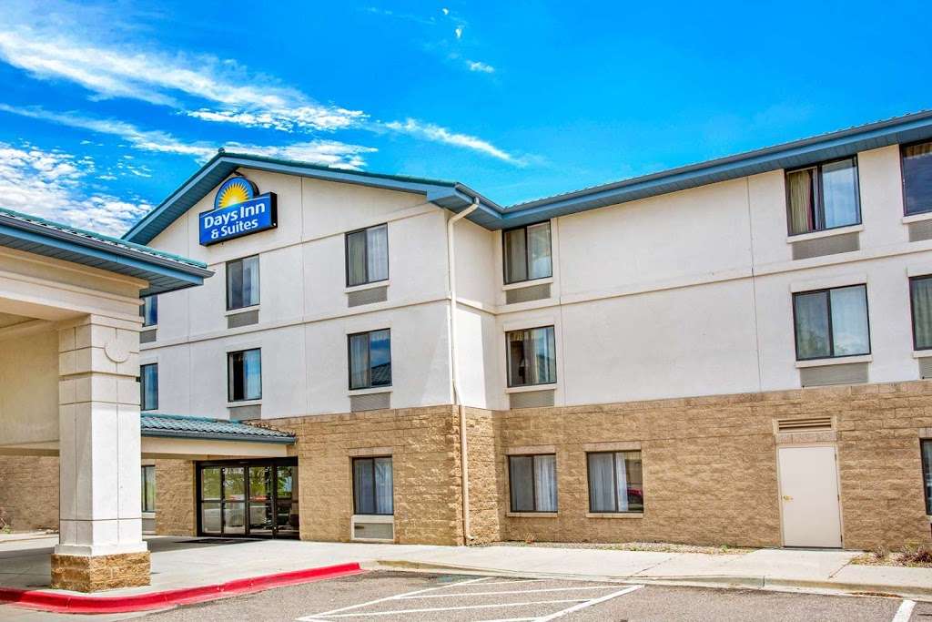 Days Inn & Suites by Wyndham Denver International Airport | 7030 Tower Rd, Denver, CO 80249, USA | Phone: (303) 800-3178