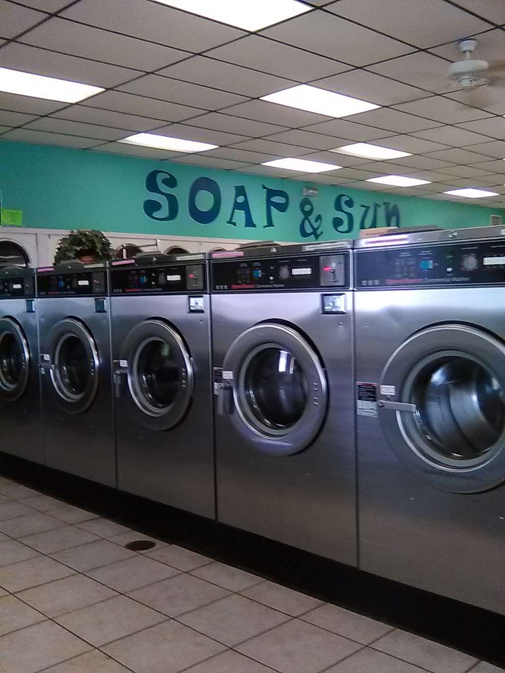 Soap & Sun Laundry & Tan | 310 E Morgan St, Martinsville, IN 46151, USA | Phone: (765) 342-4306