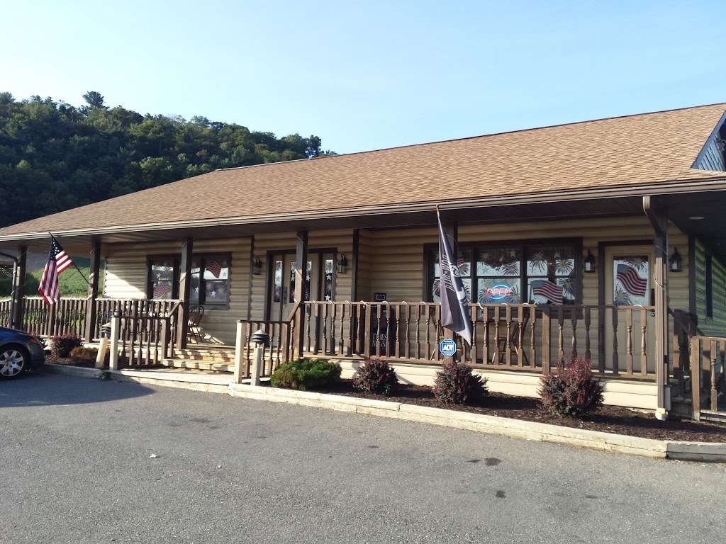 Happys Restaurant | 3 Lizard Creek Rd, Andreas, PA 18211 | Phone: (570) 386-4333