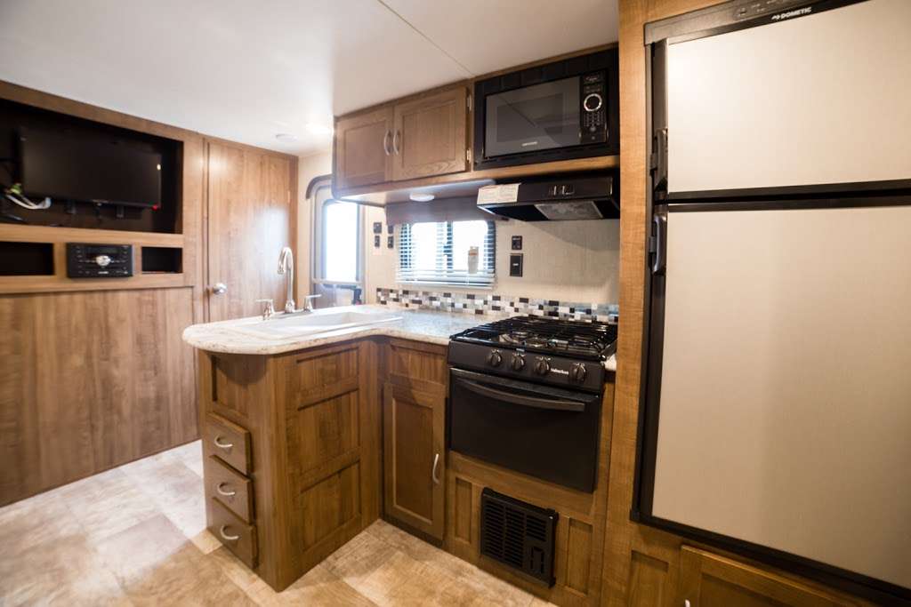 Outdoors & More RV Rentals | 10661 TX-242, Conroe, TX 77385 | Phone: (936) 273-4555