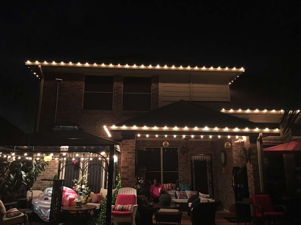 Dependable holiday lights and decor | 2614 Pilgrims Point Ct, Webster, TX 77598 | Phone: (832) 362-1884