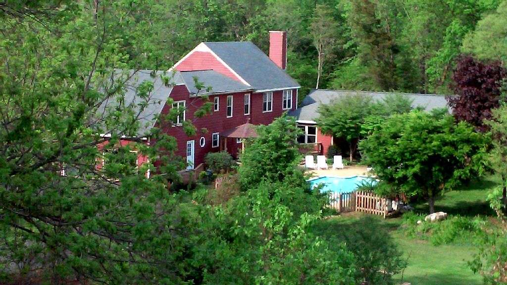 Hidden Hollow Farm Vacation Rentals | 6535 Hidden Hollow Ln, Warrenton, VA 20187, USA | Phone: (540) 347-7808