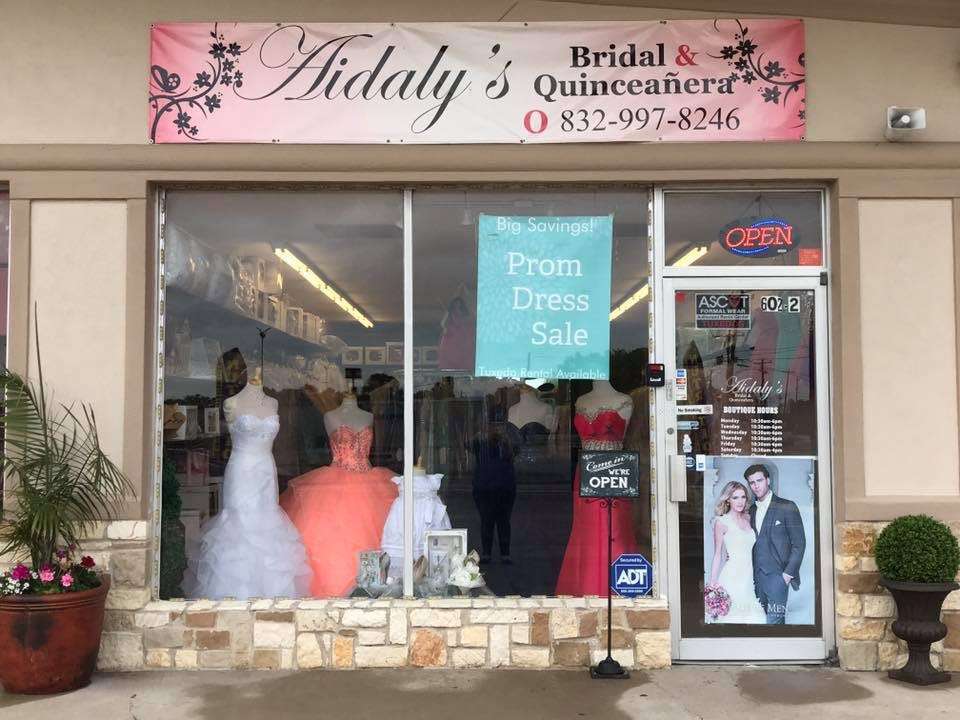 Aidalys Bridal & Quinceñera | 106 Massey Tompkins Rd #2, Baytown, TX 77521, United States | Phone: (832) 997-8246