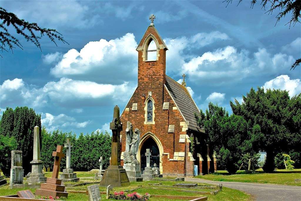Waltham Abbey Cemetery | Cemetery Lodge, Sewardstone Rd, Waltham Abbey EN9 1NX, UK | Phone: 01992 712525