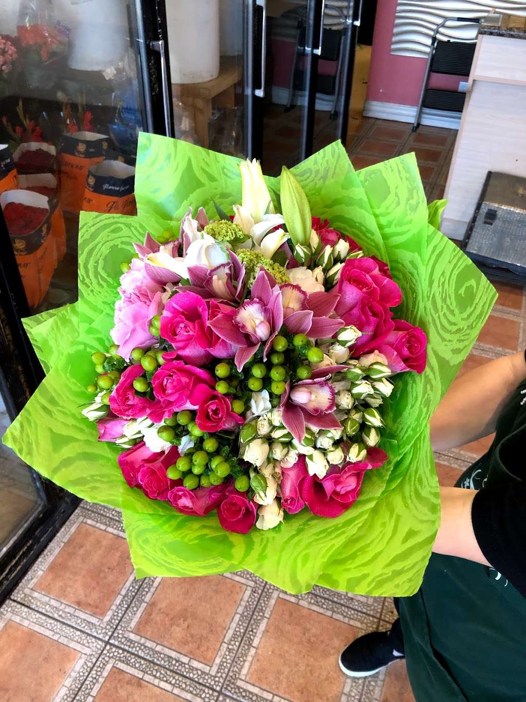 Mariams Flowers | 13320 Vanowen St, Van Nuys, CA 91405 | Phone: (818) 503-3000