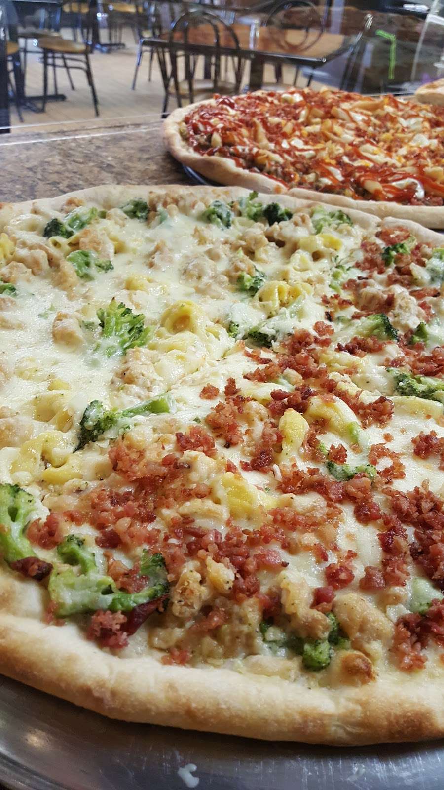 Pizzaville | 572 Nazareth Dr, Bath, PA 18014 | Phone: (610) 759-4272