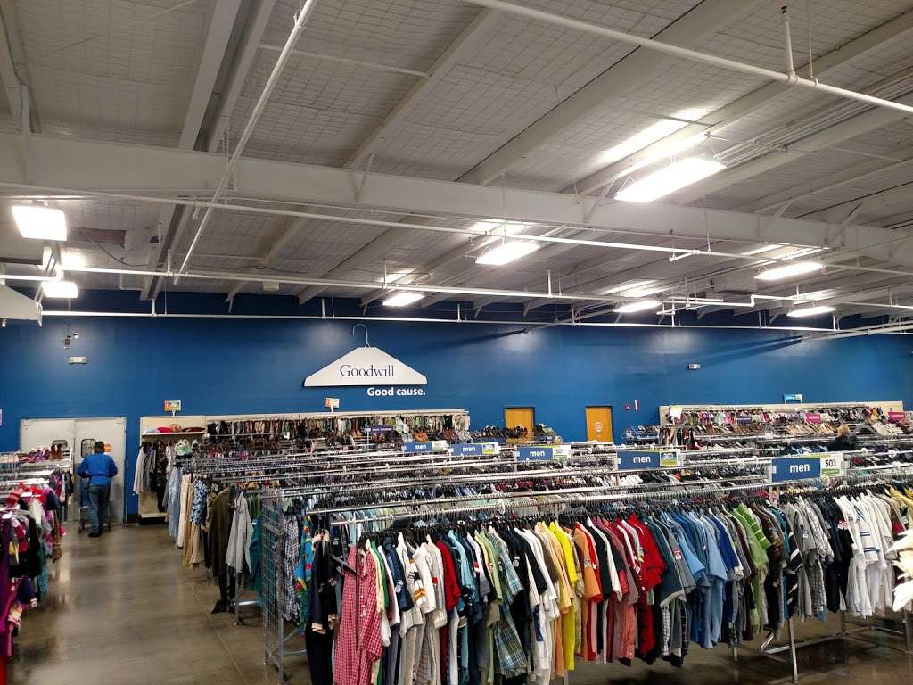 Goodwill Store | 980 Creekview Dr, Columbus, IN 47201, USA | Phone: (812) 372-3530