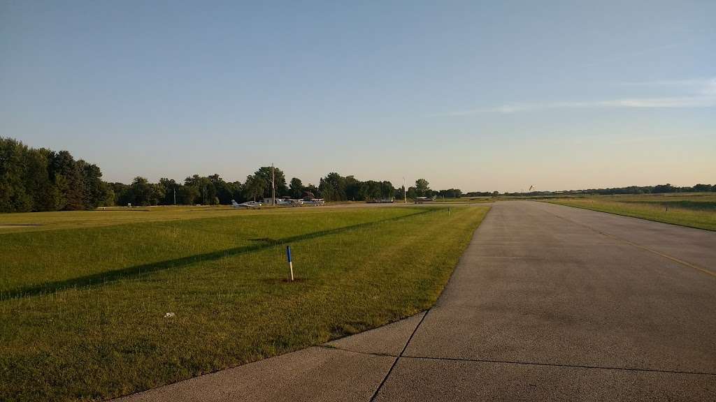 Fort Atkinson Mun Airport | Jefferson, WI 53549, USA | Phone: (920) 387-7888