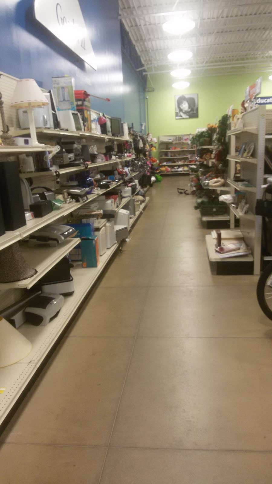 Goodwill Store | 6065 Main St, Whitestown, IN 46075, USA | Phone: (317) 769-5253